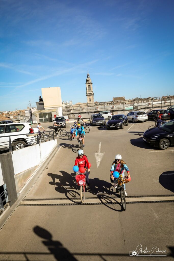 Descente du toit terrasse du parking METPARK Victor Hugo - Bordeaux Métropole Vélotour 2023