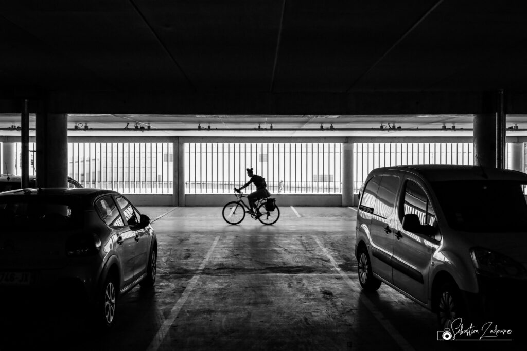 Traversée du parking METPARK Paludate - Bordeaux Métropole Vélotour 2023
