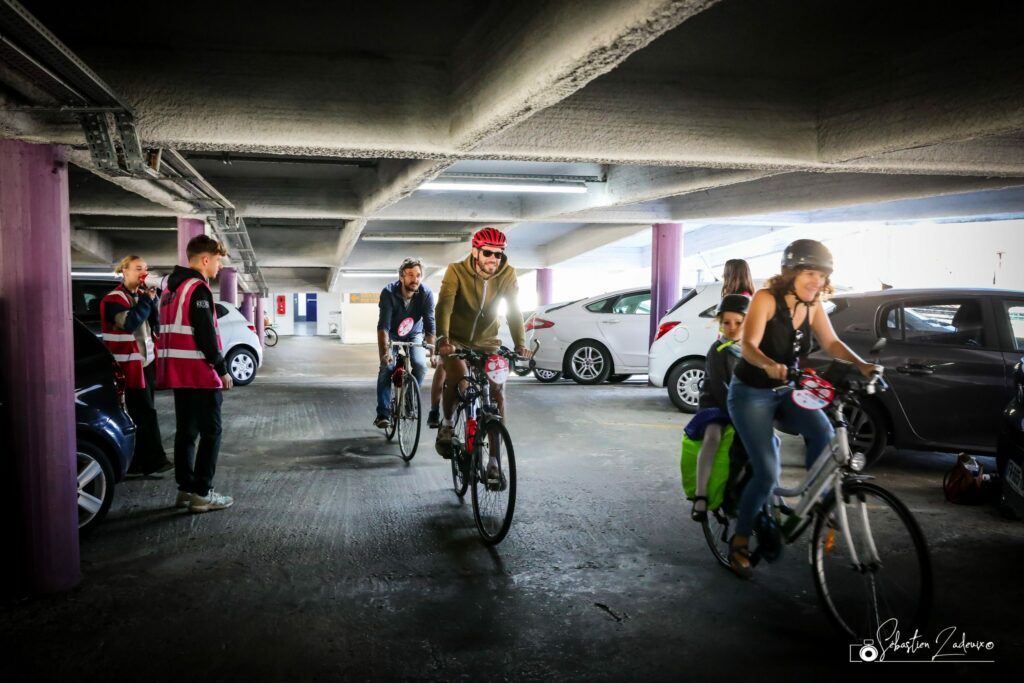 Passage dans le parking METPARK Victor Hugo - Bordeaux Métropole Vélotour 2023