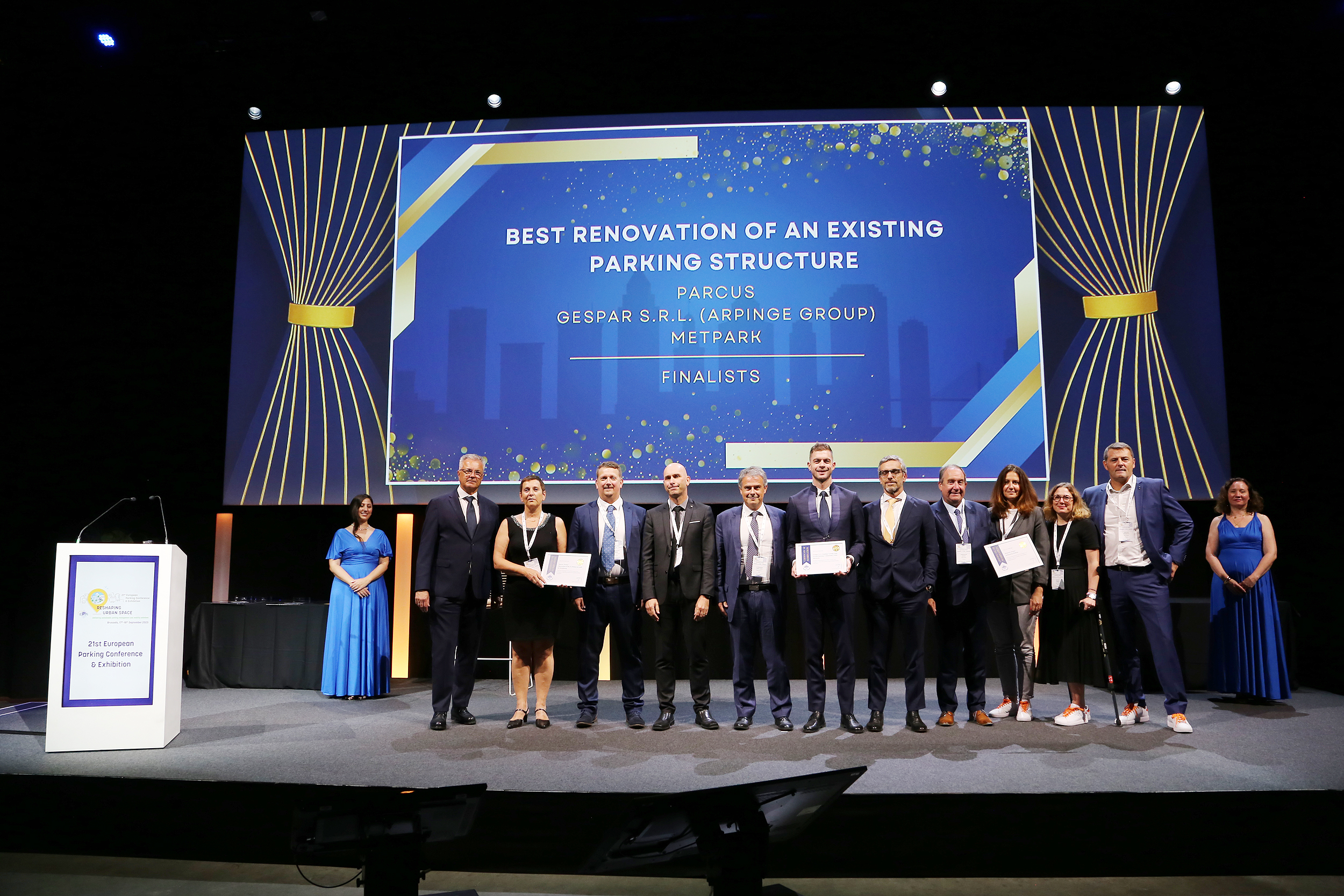 METPARK finaliste des EPA Awards - Tous les finalistes sur la scène avec leurs diplomes