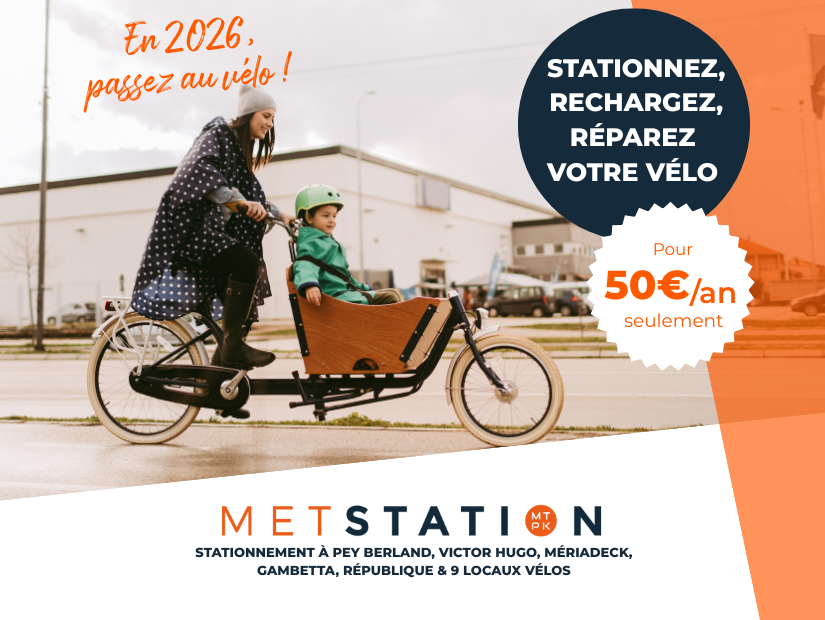 Femme sur un vélo_Stationnement 50€ par METSTATION par METPARK à Bordeaux et sa métropole